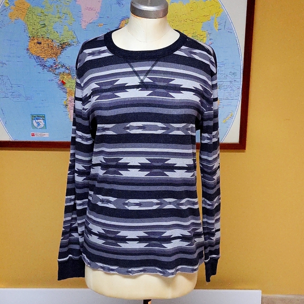 Old navy men’s Aztec motifs thermal LONG SLEEVES shirt